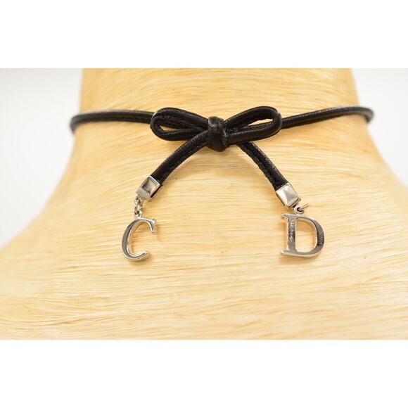 Christian Dior Vintage Bow Choker Necklace Logo CD Charm Black Leather Signed - Picture 1 of 16